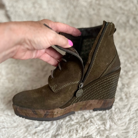 Wedge Boots - Picture 6 of 10